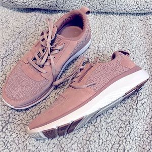 Vionic Remi Rose tennis shoes size 9